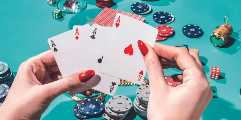 User checking out live dealer lobbies on a smartphone via 7VLeao